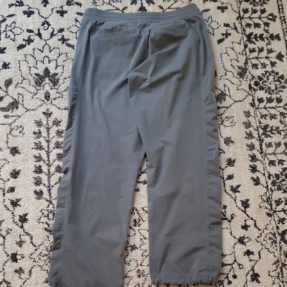 Womens KUHL Gray Pants Large Short - Picture 4 of 4